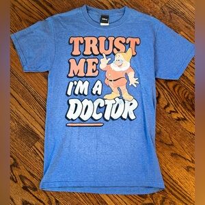 Disney Snow White seven dwarfs doc tee shirt size small